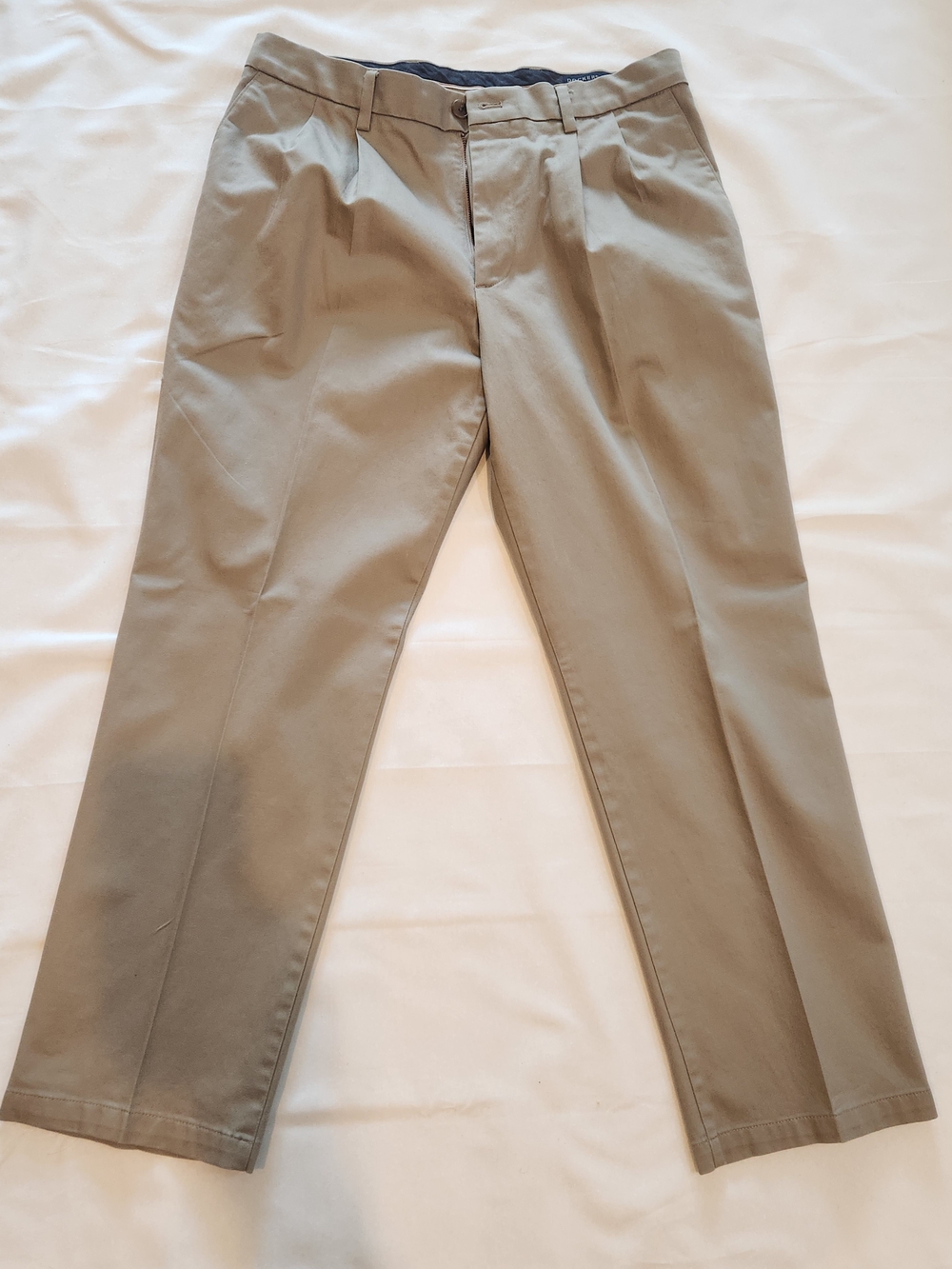 Dockers Men's Straight-Leg Khaki Chinos